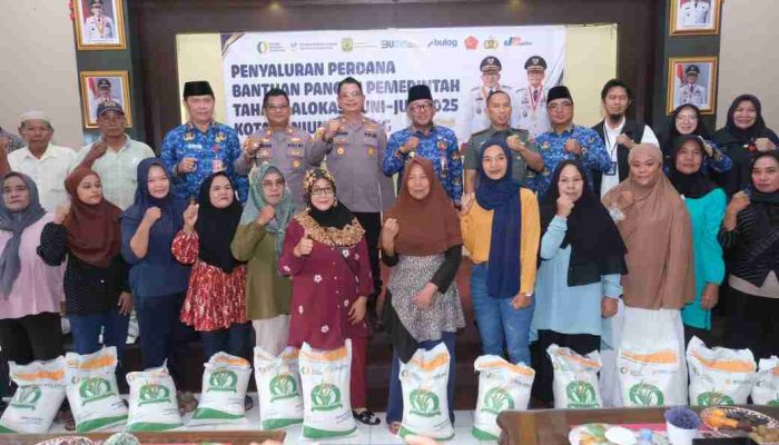 7400 KPM di Tanjungpinang Terima Bantuan Pangan Beras 20 Kg Per KPM 