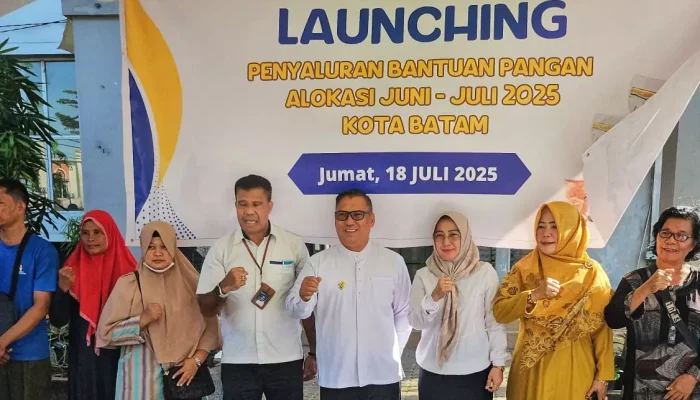 Wagub Kepri Launching Bantuan Beras 20 Kg Untuk Periode Juni-Juli 2025 di Batam 