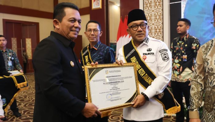 Peringati Harganas ke-32, Gubernur Ansar Ajak Tingkatkan Komunikasi Antar Anggota Keluarga 