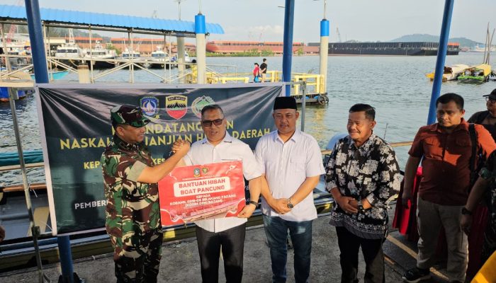 Perkuat Pengamanan Laut, Pemprov Kepri Serahkan Hibah Boat Pancung Kepada Kodim 0316 Batam