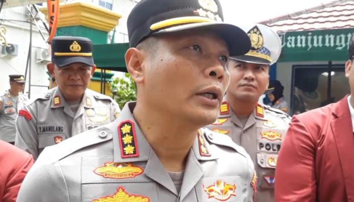 Jelang HUT Kemerdekaan RI ke-80, Dua Warga Tanjungpinang Kibarkan Bendera “One Piece”