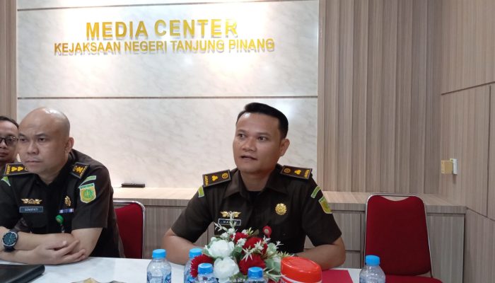 Kejari Tanjungpinang Terima Limpahan Enam Tersangka dugaan Pemalsuan Dokumen Lahan