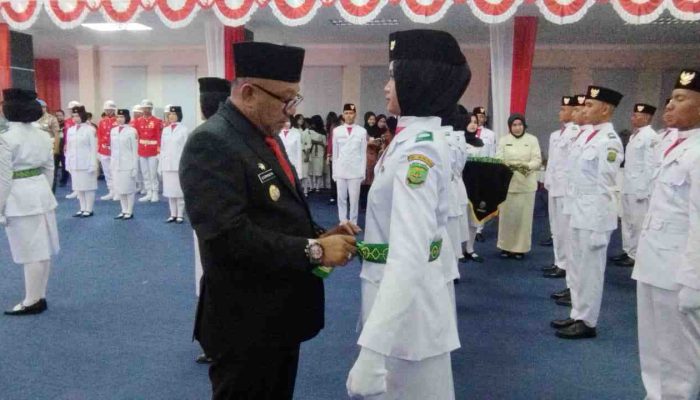 Walikota Kukuhkan 48 Anggota Paskibraka Kota Tanjungpinang Tahun 2025