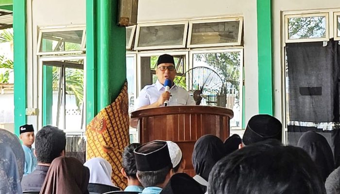 Pemprov Kepri Serahkan Paket Permakanan  dan Perbekalan Kesehatan Untuk LKSA di Batam