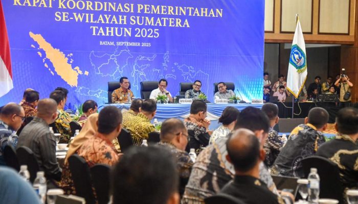 Mendagri Buka Rakor Pemerintahan Se-Sumatera 2025 di Batam