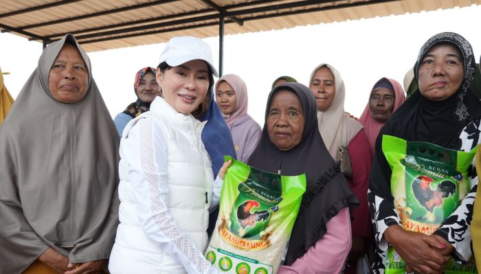 Li Claudia Salurkan Bantuan dan Sumbangan Pembangunan di Rempang Eco City