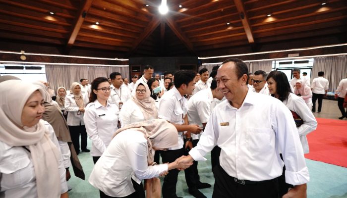 Apel Perdana Usai Dilantik, Ini Pesan Sekjen Kementrans Untuk Pegawai