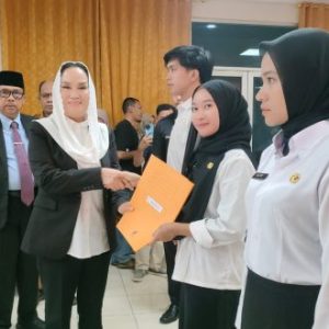Bupati Natuna Serahkan 59 SK PPPK Tahap II Tahun 2024