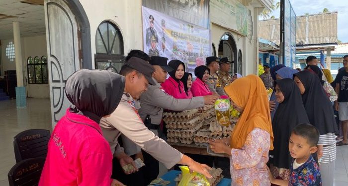GPM Polsek Pulau Laut Natuna Diserbu Warga, Telur dan Migor Ludes Terjual