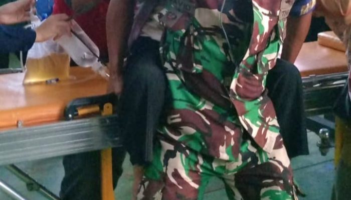 TNI AU Hadir Bantu Masyarakat Lansia di Pelabuhan Natuna