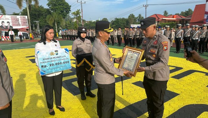 Kapolresta Tanjungpinang Berikan Penghargaan Personel Yang Jadi Atlet Wushu Kepri 
