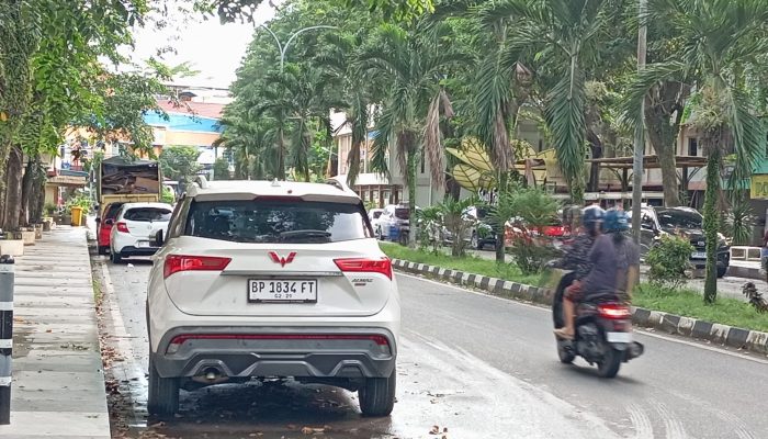 Mobil Wuling Terparkir Tiga Bulan di Bincen, Diduga Gunakan Plat Nomor Palsu