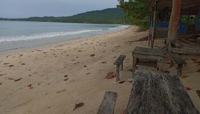 Kernas, Kuliner Andalan Pengunjung di Pantai Teluk Selahang Natuna