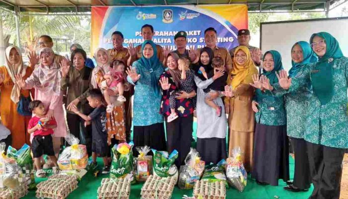 Dinkes Kepri Serahkan Paket Pencegahan Balita Risiko Stunting di Kampung KB Tanjungpinang