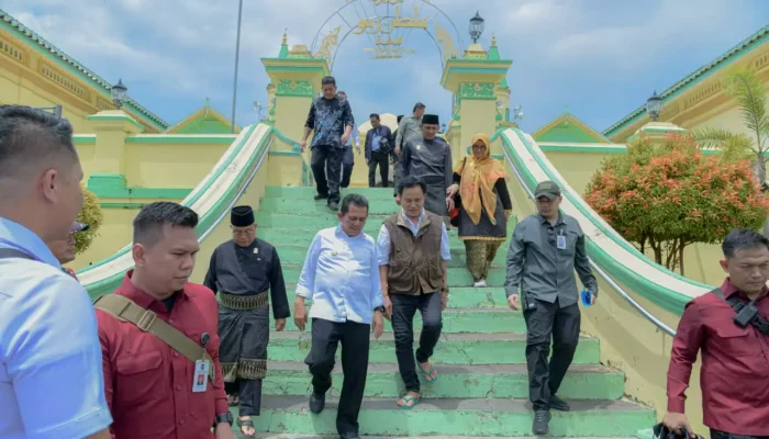 Menko Yusril Telusuri Garis Keturunan Keluarga di Pulau Penyengat