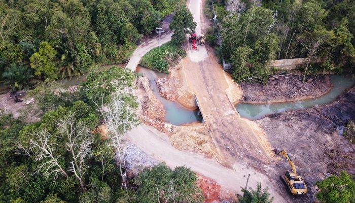 Jembatan Penghubung Tirtamadu-Gesek Akan Rampung Sebelum Akhir November 2025