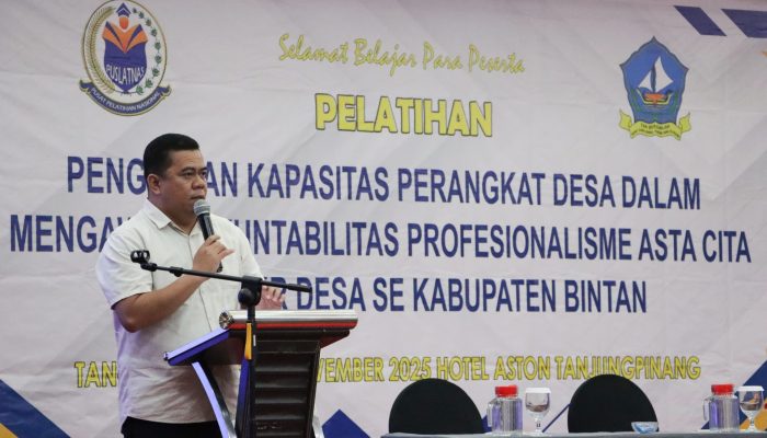 Penguatan Kapasitas Perangkat Desa, Sekda Ronny : Majukan Bangsa Dimulai Dari Kemajuan Desa 