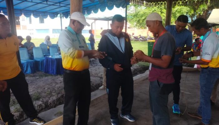20 Tim Ikuti Lomba Gasing Tradisional Sempena HUT Ke-26 Kabupaten Natuna