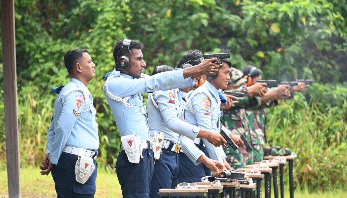 Kesiapsiagaan di Perbatasan, Personel Lanud RSA Natuna Asah Kemampuan Menembak