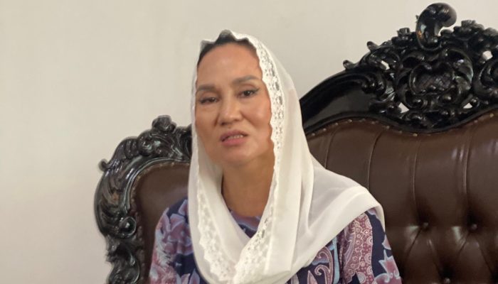 Antisipasi Kebakaran di Pulau Terpencil, Bupati Cen Sui Lan Salurkan Alat Pemadam Portabel 