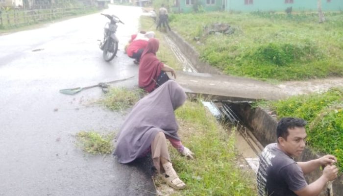Jaga Kebersamaan di Ujung Utara Natuna, Warga Desa Gunung Durian Goro Setiap Jumat 