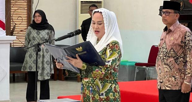 Lantik 59 Pejabat, Bupati Cen Sui Lan: Semoga Kinerja Pemkab Natuna Lebih Baik