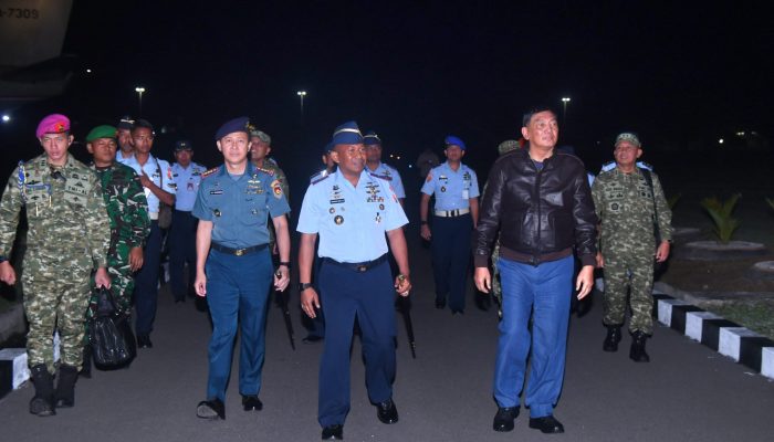 Singgah di Natuna, Menhan RI Disambut Danlanud RSA