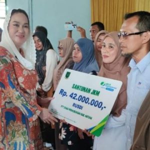 Kunker di Midai dan Suak Midai, Bupati Cen Sui Lan Serahkan Bantuan dan BPJS Ketenegakerjaan