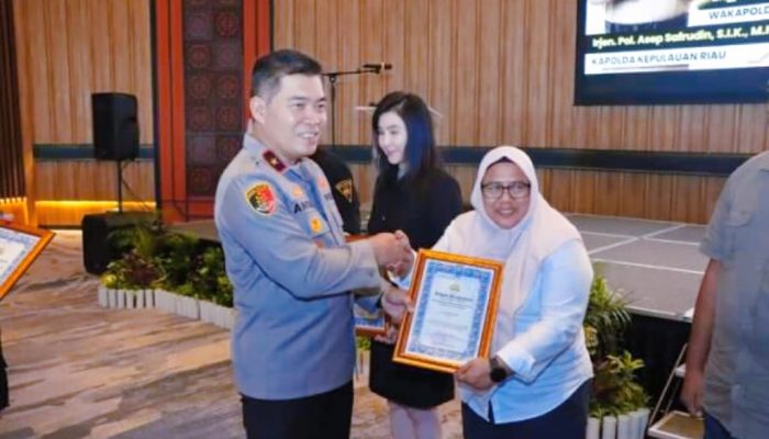 Aktif Lakukan Kegiatan Sosial, Ketua IJTI Kepri Raih Penghargaan Kapolda Kepri