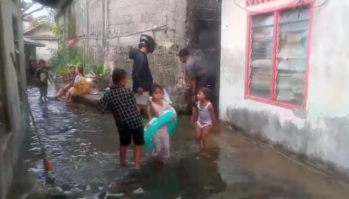 Banjir Rob di Sei Jang Tanjungpinang, Jadi Area Bermain Anak