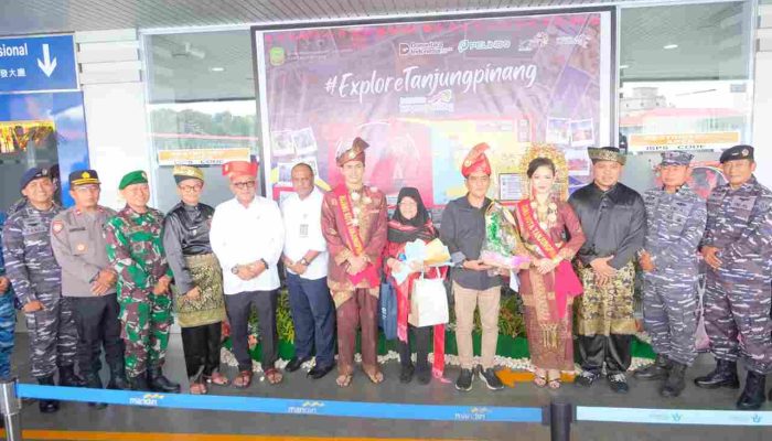 Wisman Singapura Tiba Perdana Tahun 2026 di Pelabuhan SBP Tanjungpinang