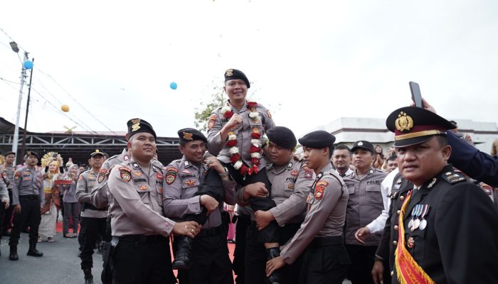 Suasana Haru Warnai Pelepasan Kombes Pol Hamam Wahyudi dari Polresta Tanjungpinang 