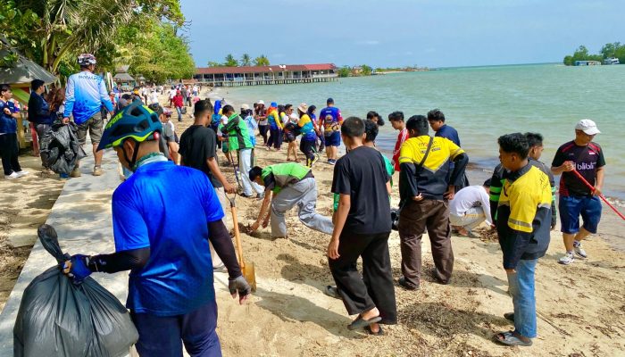 KJK-Pemko Batam Gaungkan Kepedulian Lingkungan Lewat Aksi Bersih Pantai