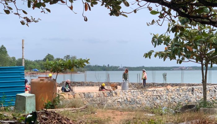 Pantai Suntuk di Tanjung Ayun Sakti Tanjungpinang Diduga Ditimbun Secara Ilegal