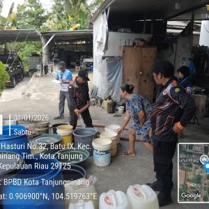 Sejumlah Sumur Mengering, BPBD Tanjungpinang Kembali Distribusikan Air Bersih Untuk Warga 