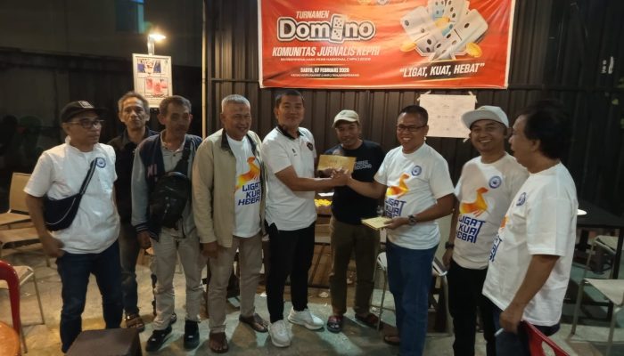 Tim Kejati Kepri Juara Turnamen Domino KJK di Kedai Kopi Rakyat