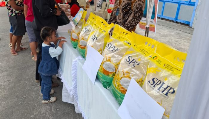 Bazar Pangan Murah Bulog Batam di Karimun, Minyakita dan Beras Jadi Rebutan