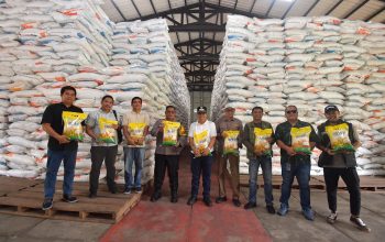 Jelang Ramadhan 1447 H, Wabup Natuna Tinjau Stok Pangan di Bulog dan Pasar Baru