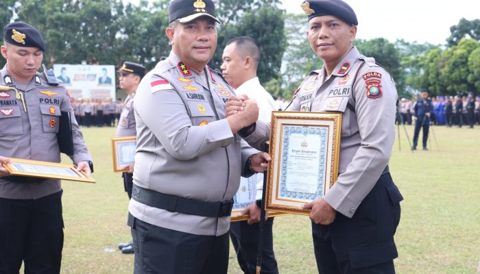 Hari Kesadaran Nasional, Kapolda Kepri Beri Penghargaan Personel Berprestasi