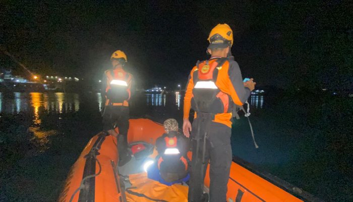 Tim SAR Lakukan Pencarian Pria Terjun dari Jembatan 3 Barelang Batam