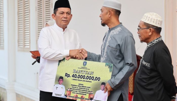 Buka Puasa Bersama, Pemprov Kepri Santuni Anak Yatim dan Berikan Bantuan Hibah Masjid Rp40 Juta