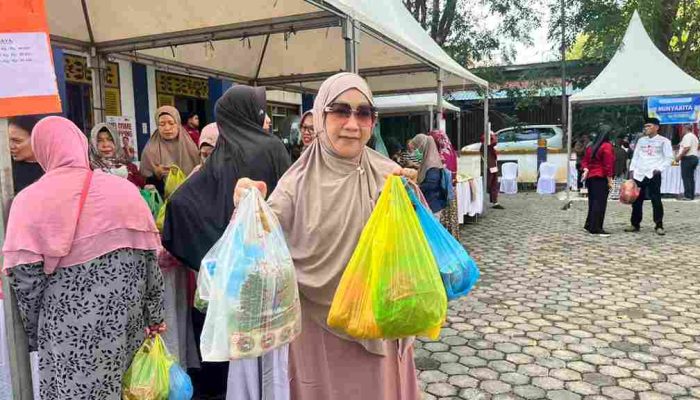 Operasi Pasar Murah Disdagin Tanjungpinang Diserbu Warga