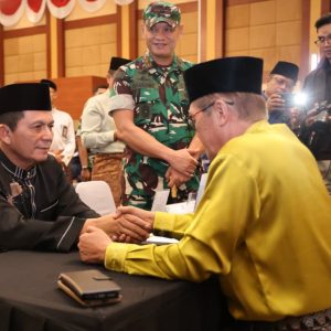 Bayar Zakat di Baznas Kepri, Gubernur Ansar Target Penghimpunan Zakat Rp17 Miliar