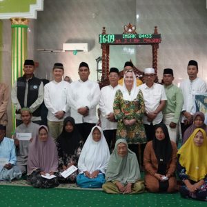 Awali Safari Ramadan 1447 H, Bupati Natuna Salurkan Zakat Mal di Pulau Tiga Barat