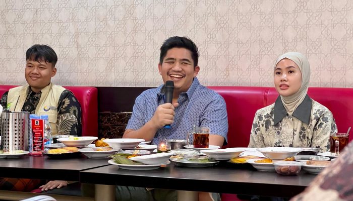 Sambangi Mahasiswa Bintan di Pekanbaru, Bupati Roby Dorong Peran Aktif Pemuda Dalam Pembangunan