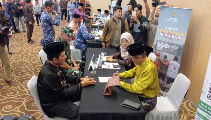 Bayar Zakat di Baznas, Gubernur Ansar Ajak OPD Hingga TNI-Polri Tingkatkan Partisipasi