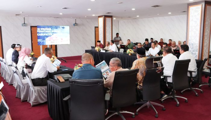 Pansus DPRD Kepri Bersama Bupati Roby Bahas Harmonisasi Ranperda RTRW 