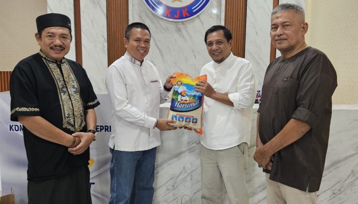 Pererat Solidaritas, KJK Gelar Bukber dan Berbagi Sembako untuk Anggota