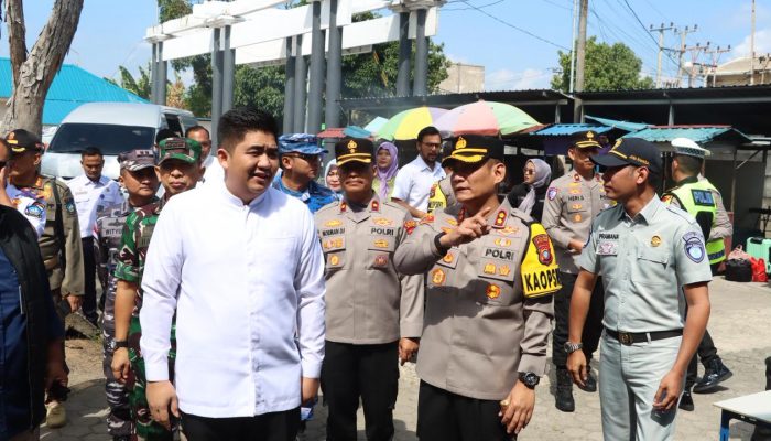 Arus Mudik Lebaran, Bupati Roby Tinjau Pos Yan dan Pos Pam Pelabuhan