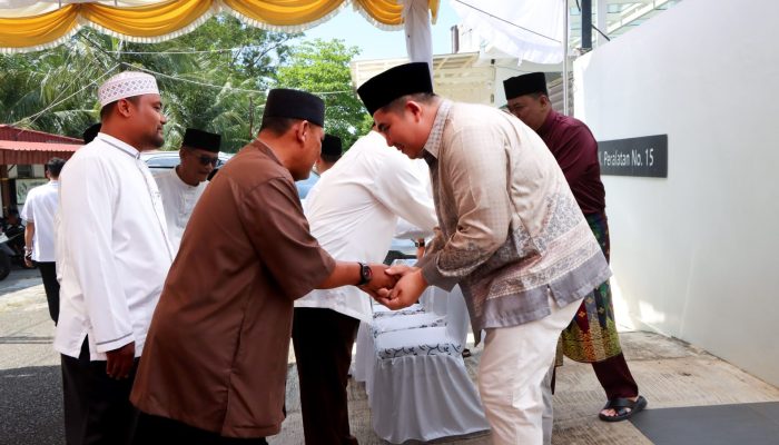 Hari Raya Idulfitri 1447 H, Roby dan Hafizha Silaturahmi dengan Masyarakat